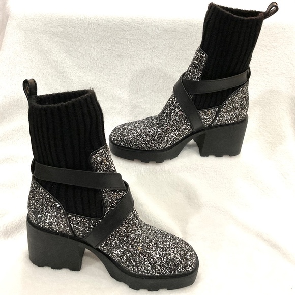 Michael Kors KEISHA Pull On Chunky Combat Lug Sole Buckled Sock Booties Sz 7.5 - Picture 16 of 16